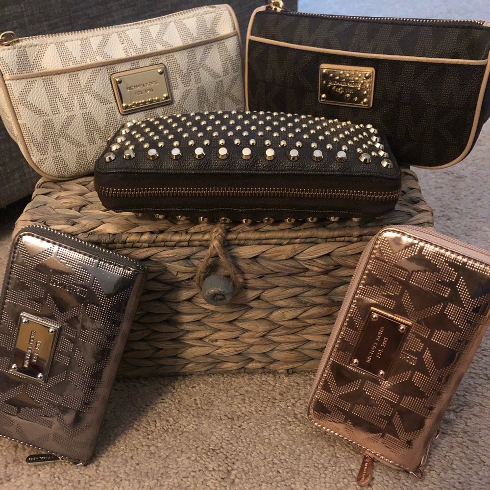 2 small Bags, 2 wrists wallets,  1 stud wallet